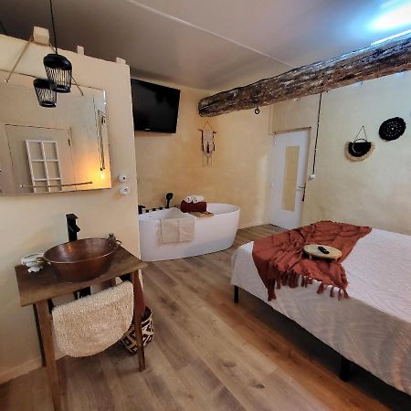 Chambre D'Hotes Gard Meynes Exterior photo